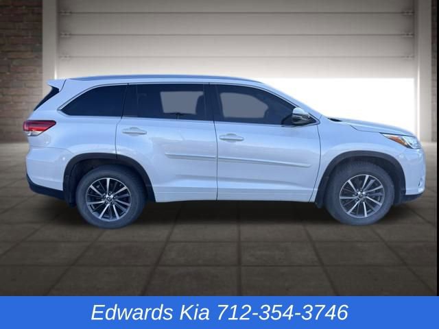 Used 2018 Toyota Highlander XLE w/ Protection Package #3 image 5
