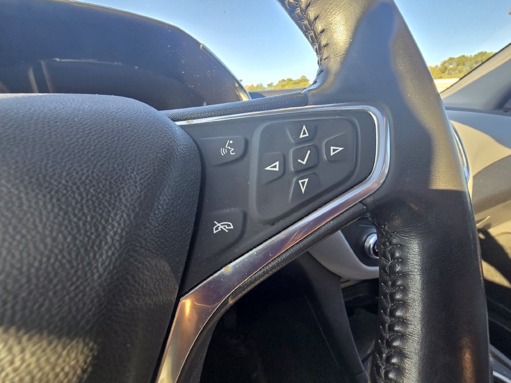 Used 2020 Chevrolet Equinox LT FWD image 25