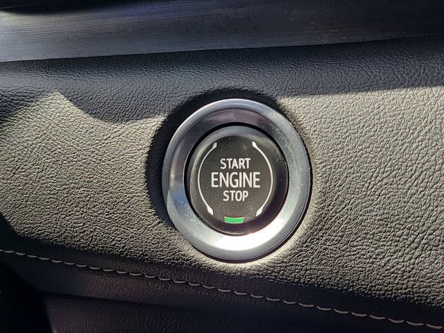 Used 2023 Cadillac Escalade Premium Luxury AWD/4WD image 33