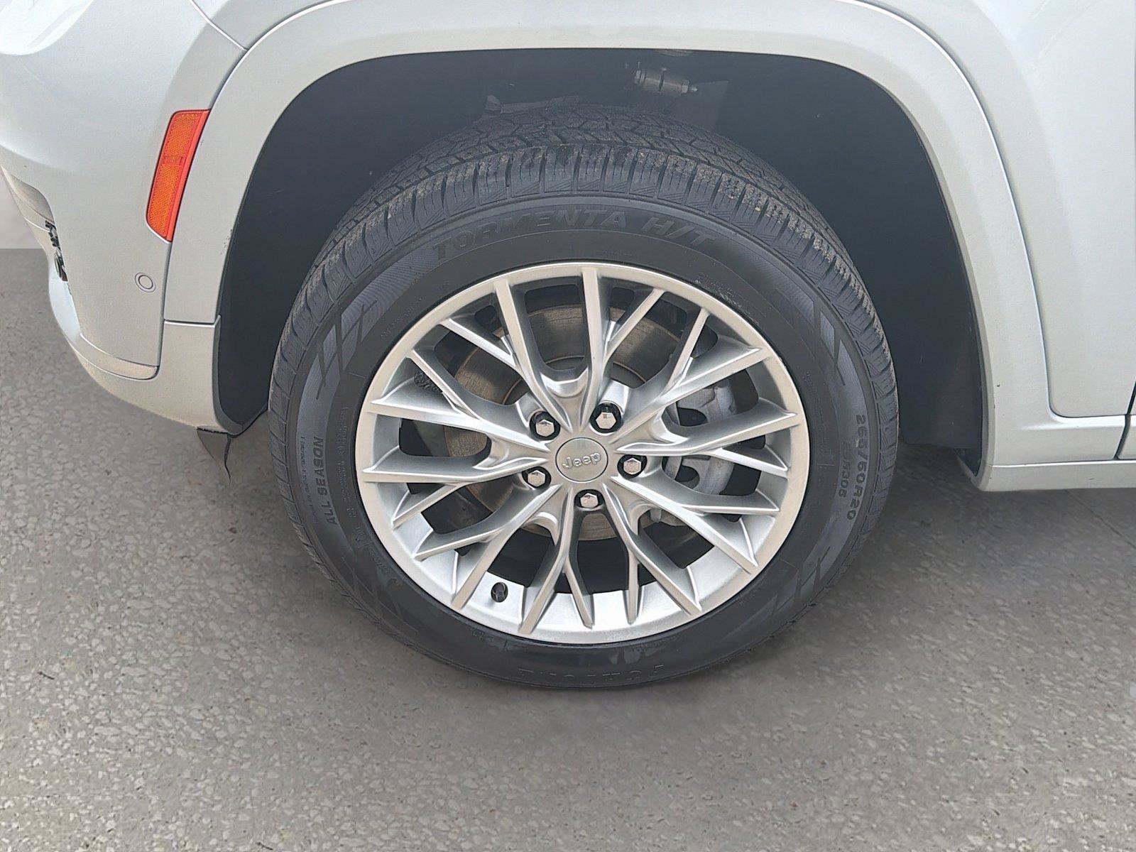Used 2023 Jeep Grand Cherokee L Summit w/ Advanced Protech Group IV AWD/4WD image 44
