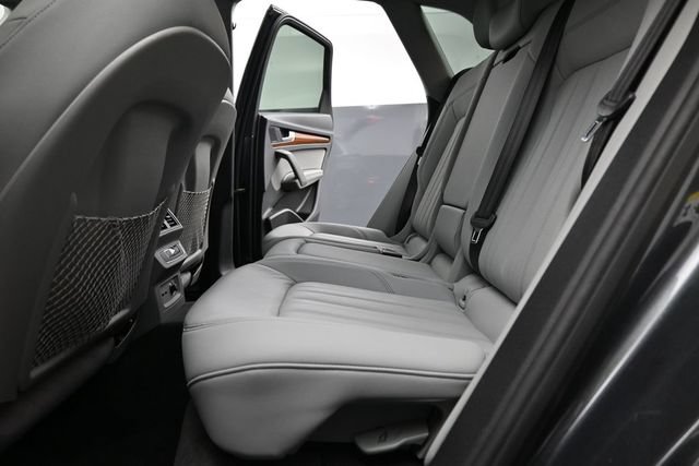 Used 2023 Audi Q5 2.0T Premium Plus w/ Premium Plus Package AWD/4WD image 16
