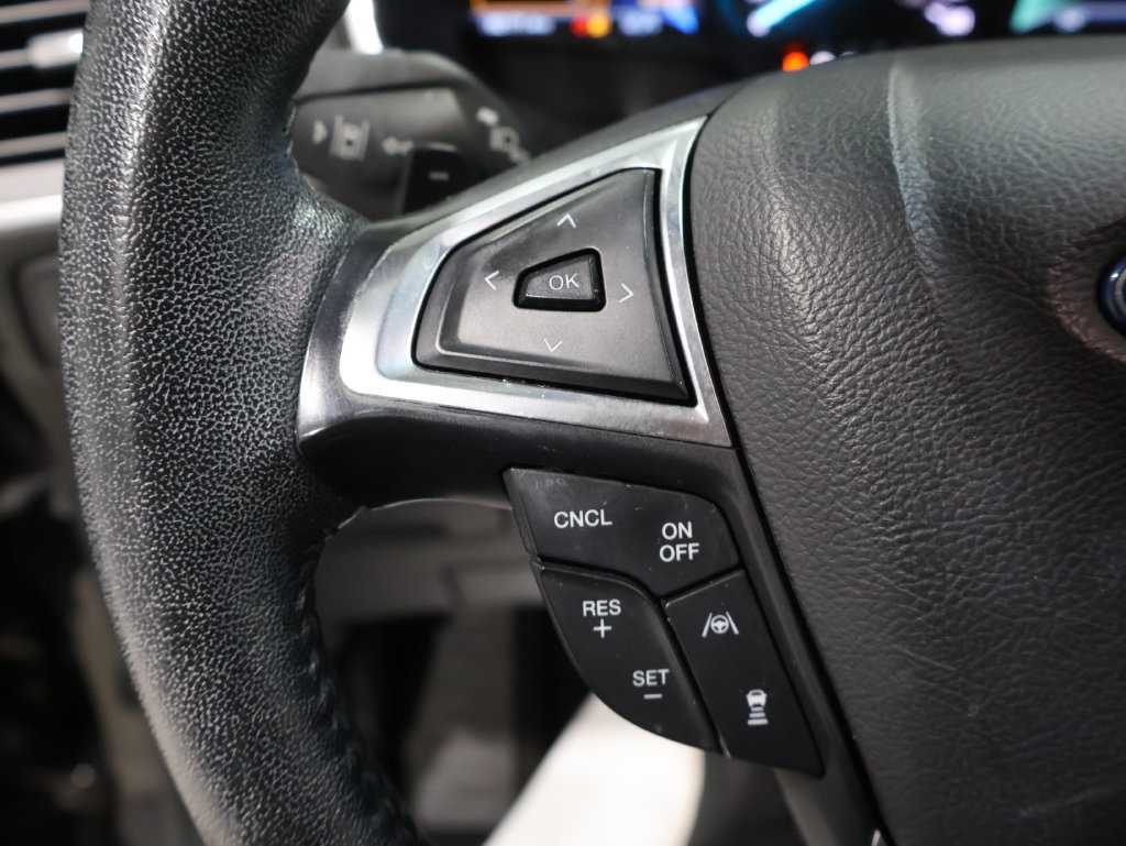 Used 2020 Ford Edge Titanium w/ Equipment Group 301A AWD/4WD image 37