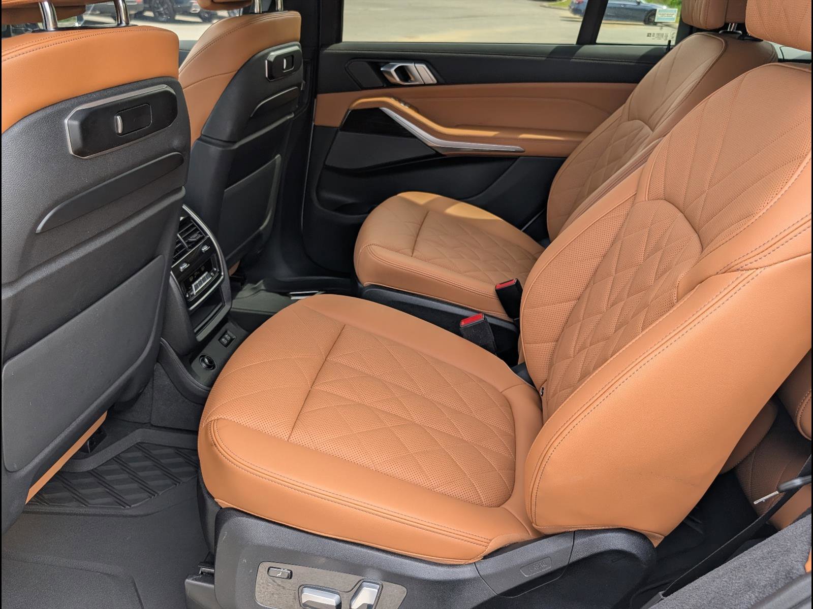 Used 2024 BMW X7 xDrive40i w/ Executive Package image 14