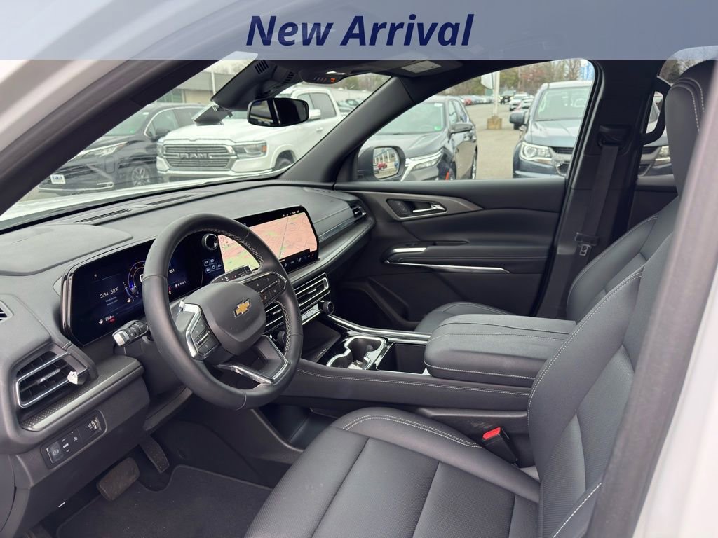 Certified 2025 Chevrolet Traverse LT image 6