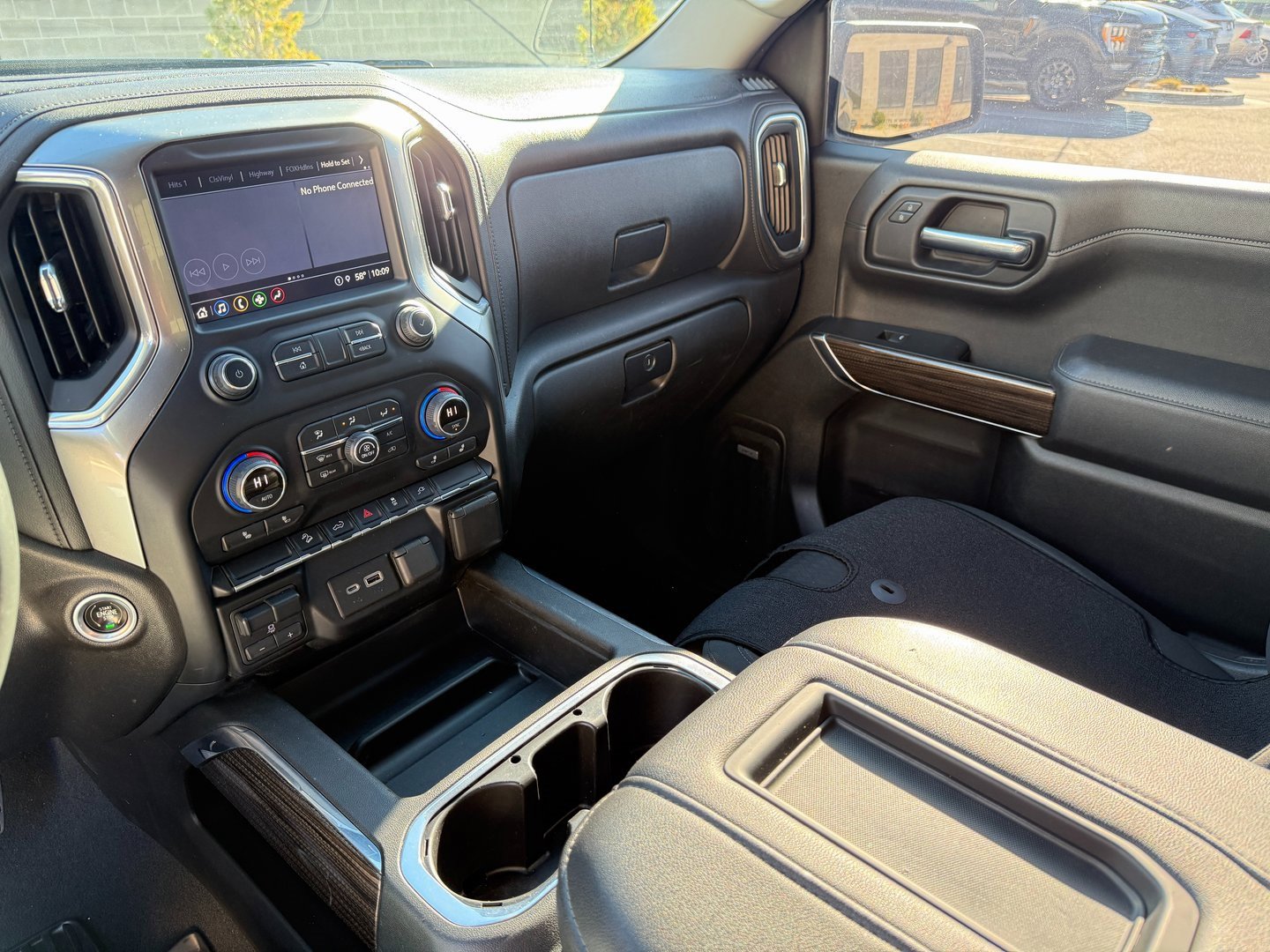 Used 2021 Chevrolet Silverado 1500 LT Trail Boss w/ Convenience Package II image 11