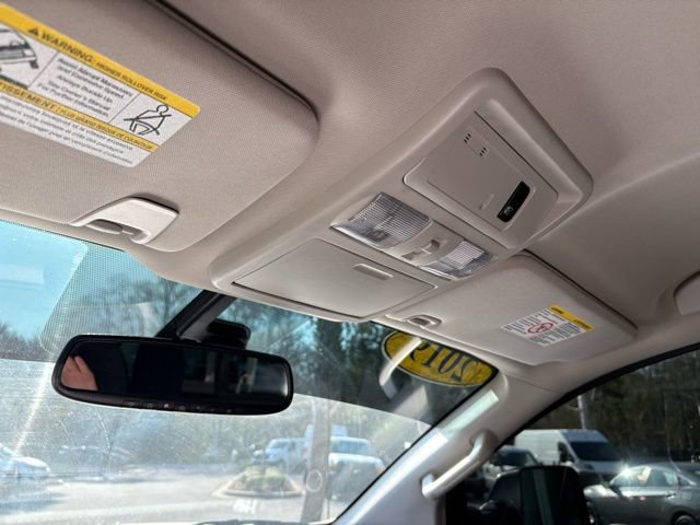 Used 2019 Nissan Titan SV w/ SV Convenience Package image 18