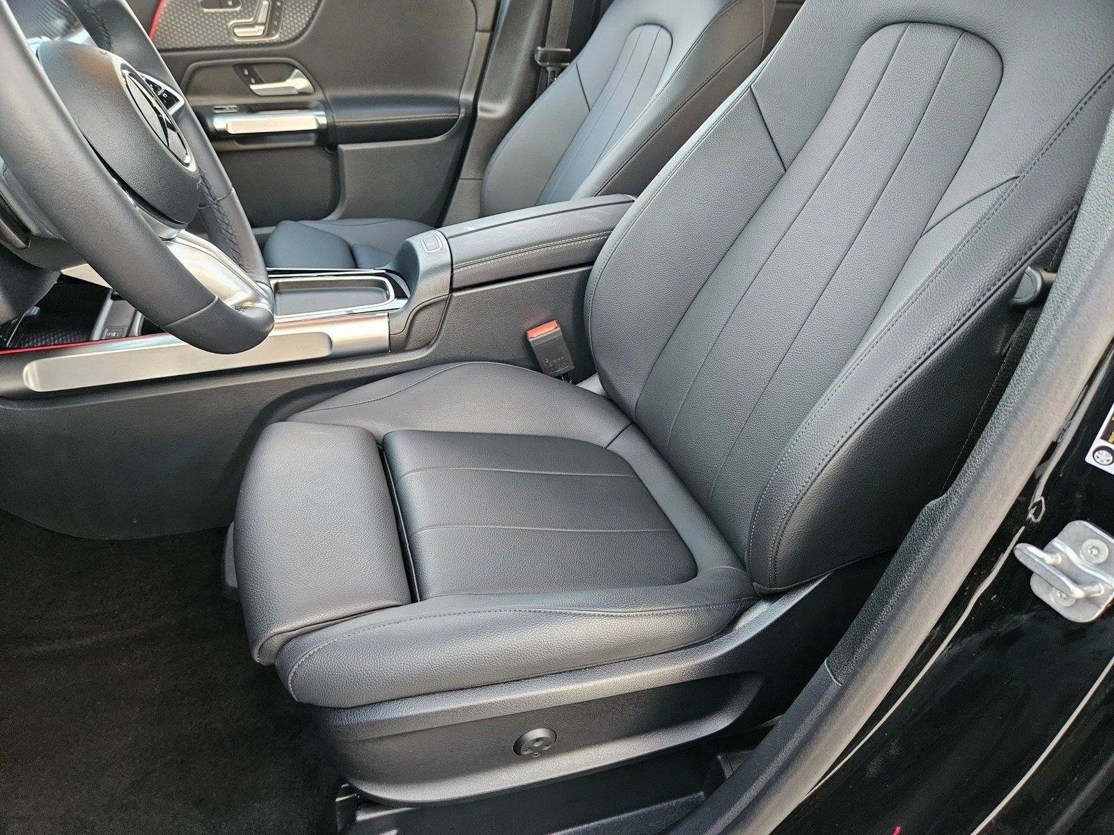 Used 2025 Mercedes-Benz GLB 250 image 15
