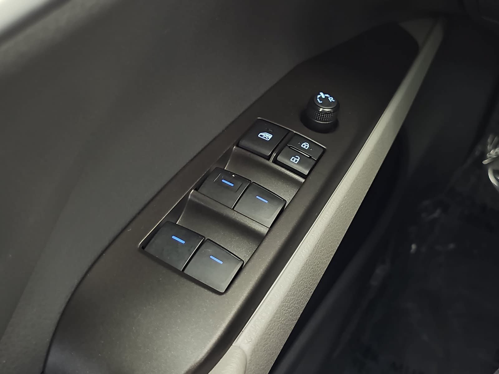 Used 2023 Toyota Camry SE FWD image 26