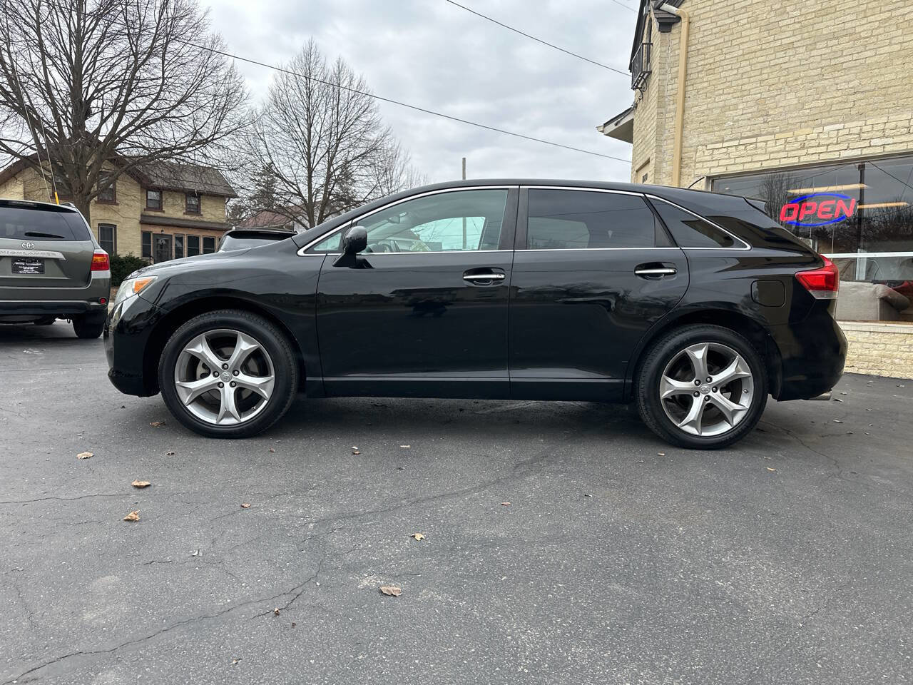 Used 2009 Toyota Venza image 2