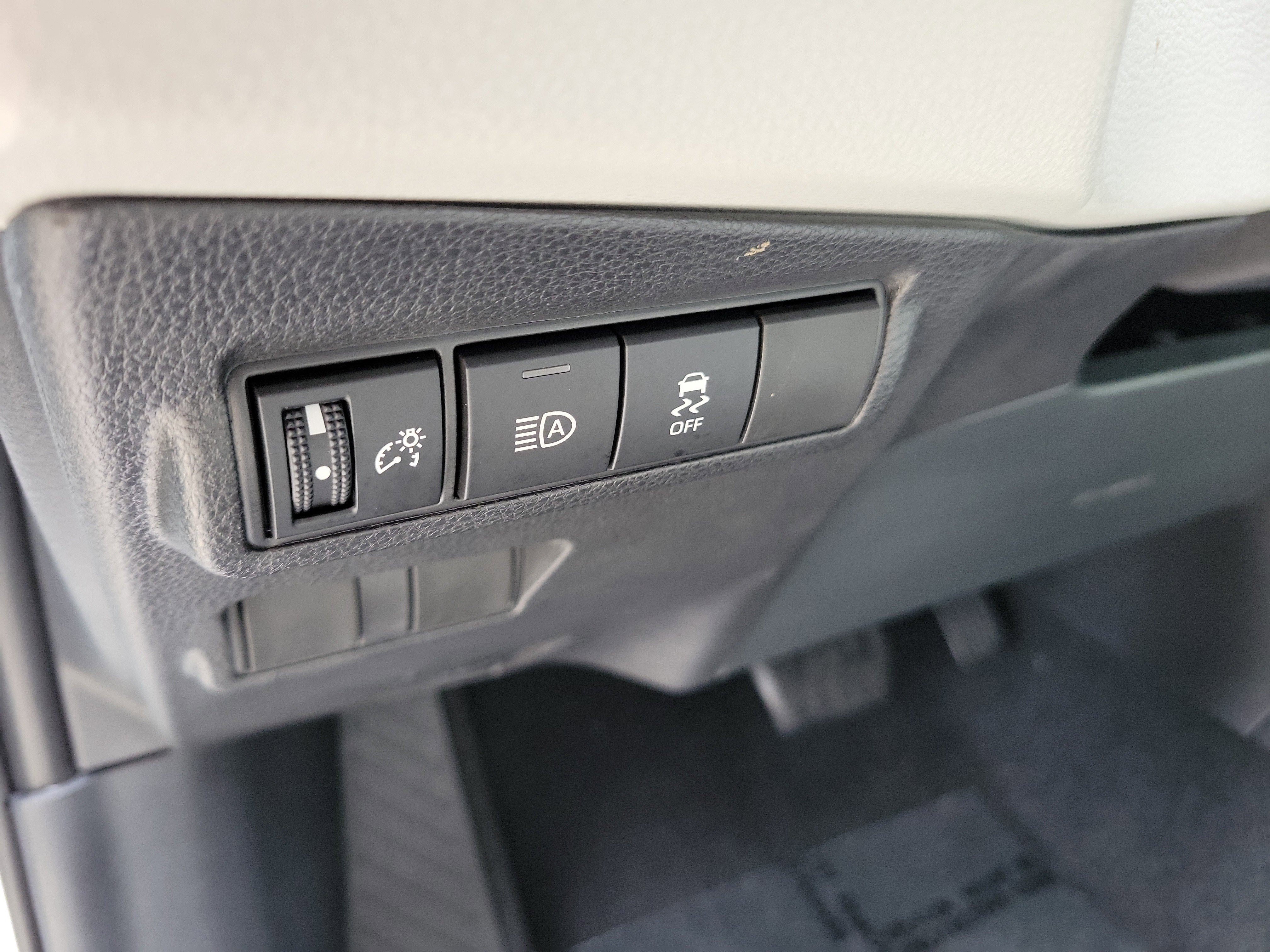 Certified 2026 Toyota Corolla Cross L FWD image 25