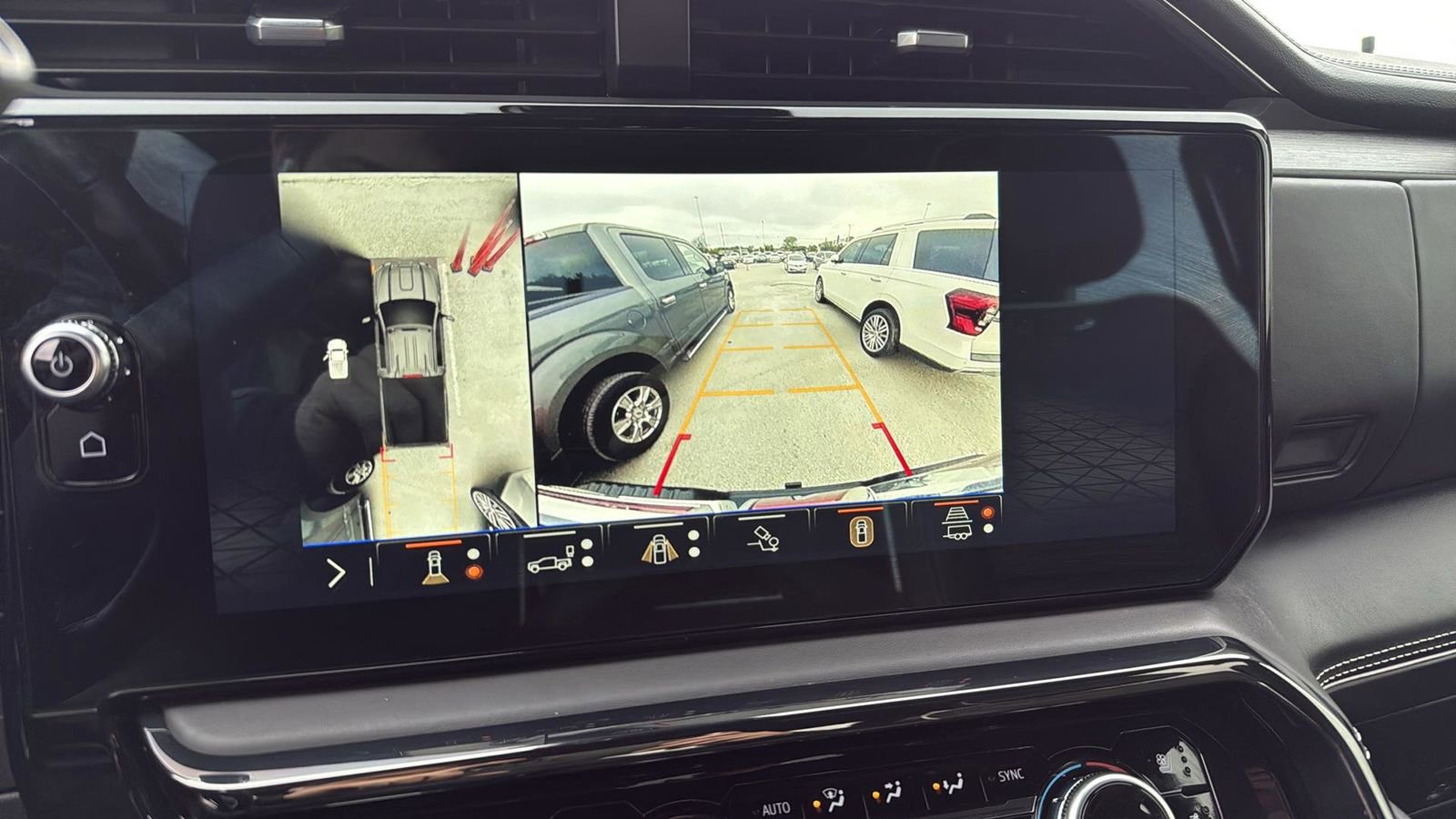 Used 2024 GMC Sierra 2500 AT4X image 19