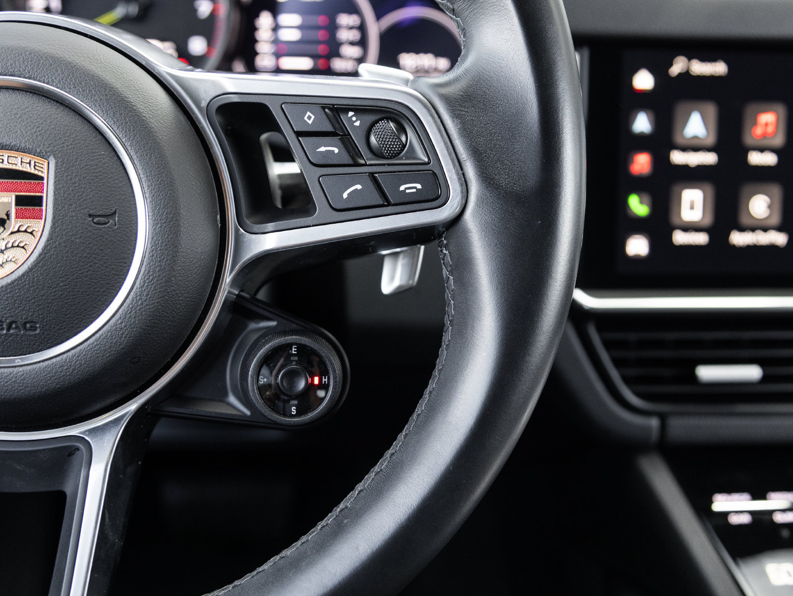 Certified 2023 Porsche Cayenne Platinum Edition AWD/4WD image 16