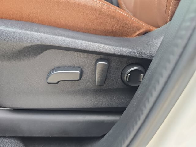 Certified 2022 Subaru Ascent Touring AWD/4WD image 16