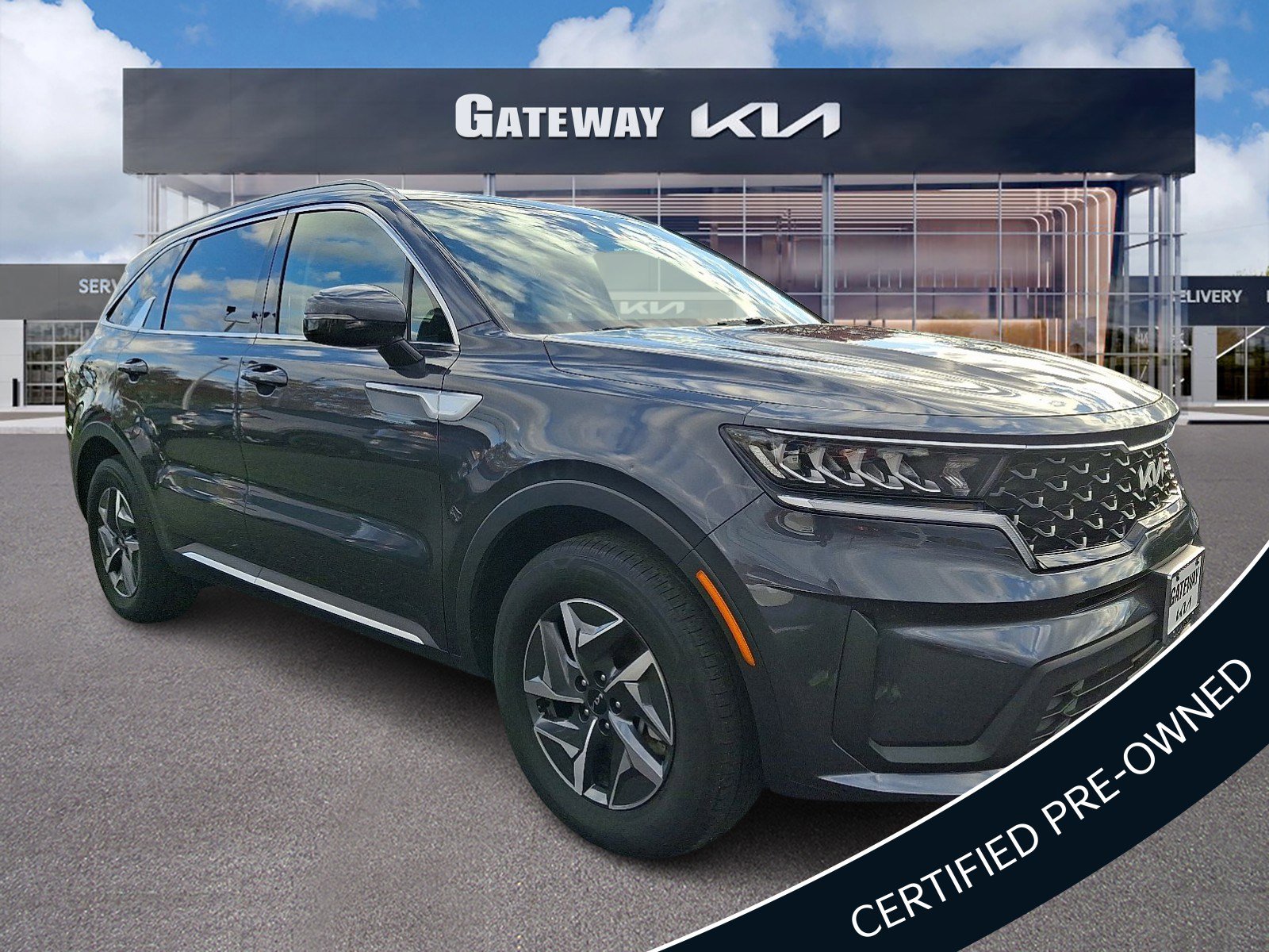 Certified 2022 Kia Sorento S image 1