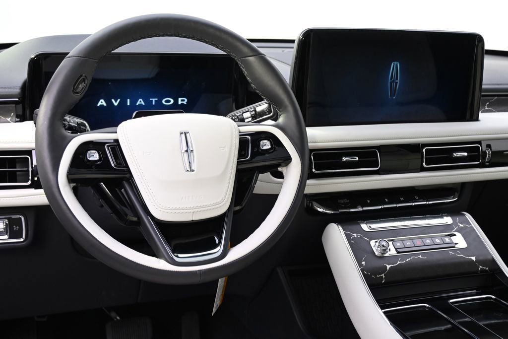 New 2026 Lincoln Aviator Black Label w/ Jet Appearance Package image 12