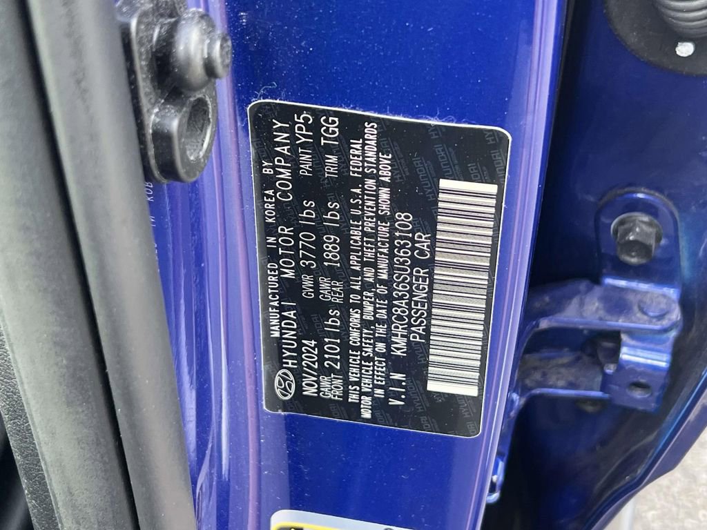 Certified 2025 Hyundai Venue SEL image 19