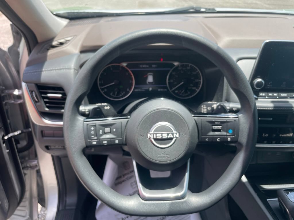 Used 2023 Nissan Rogue SV FWD image 25