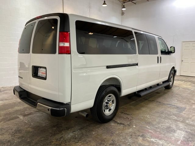Used 2025 Chevrolet Express 3500 LT w/ LT Preferred Equipment Group RWD image 5