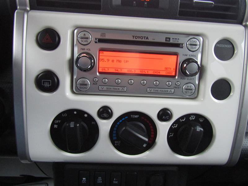 Used 2011 Toyota FJ Cruiser 4WD image 18