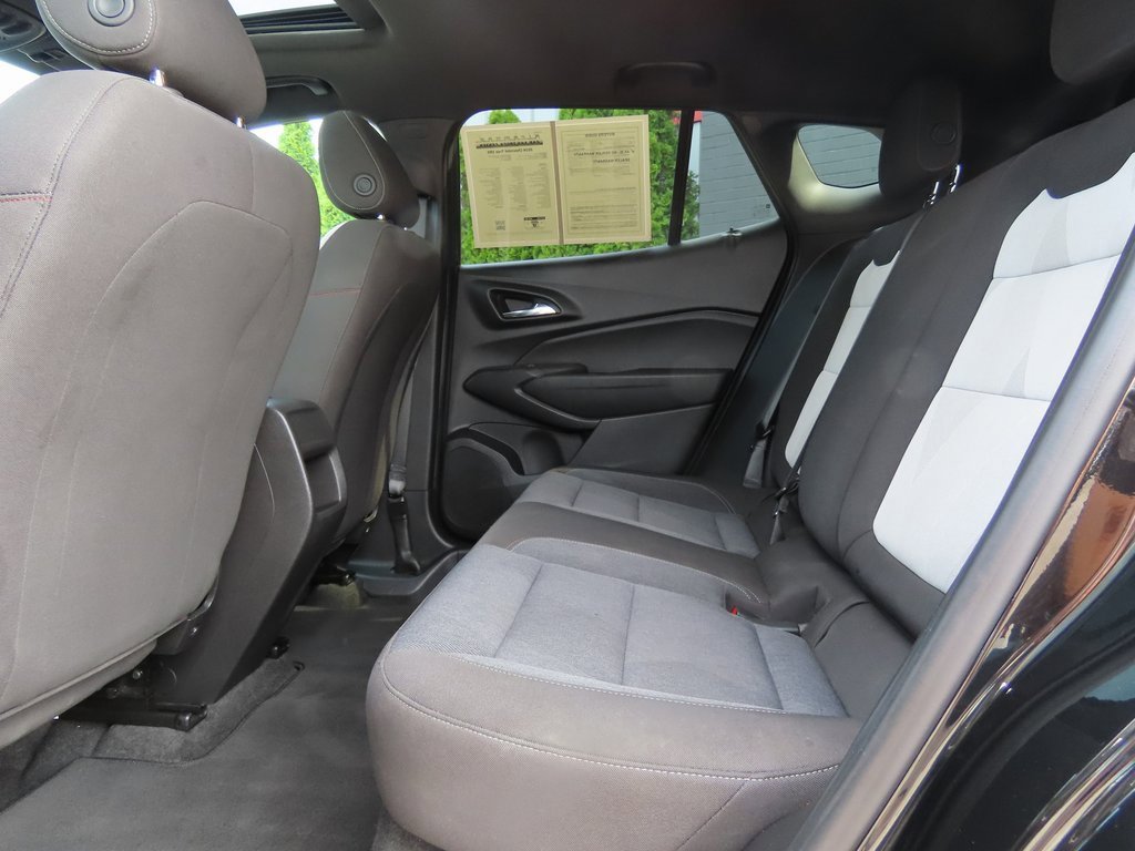 Used 2024 Chevrolet Trax RS w/ Sunroof Package image 9