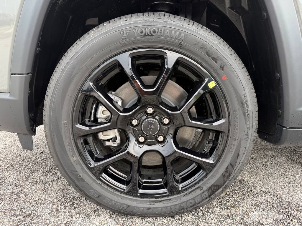 New 2026 Jeep Compass Latitude AWD/4WD image 24