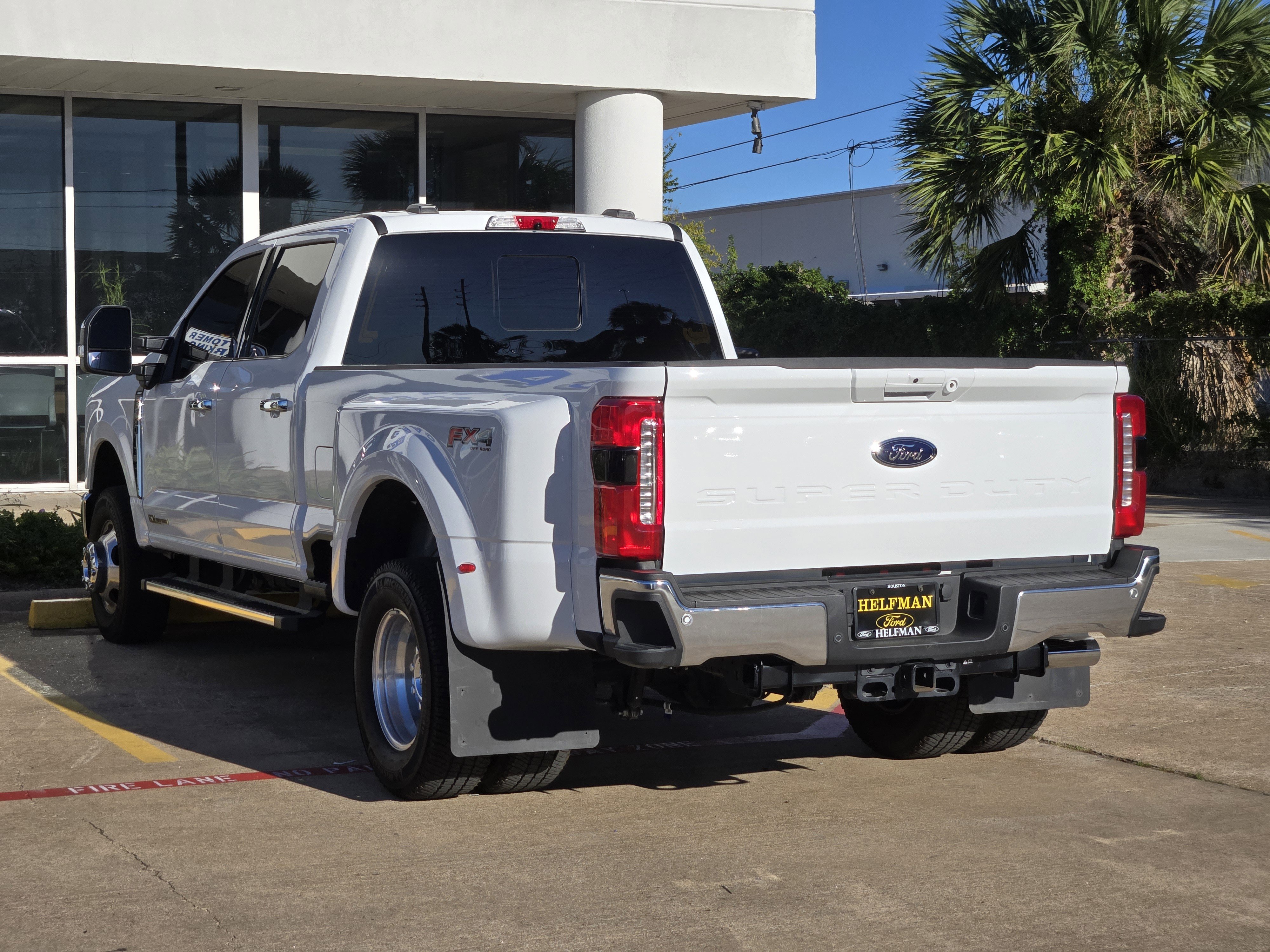 Used 2025 Ford F350 Lariat w/ Chrome Package image 4