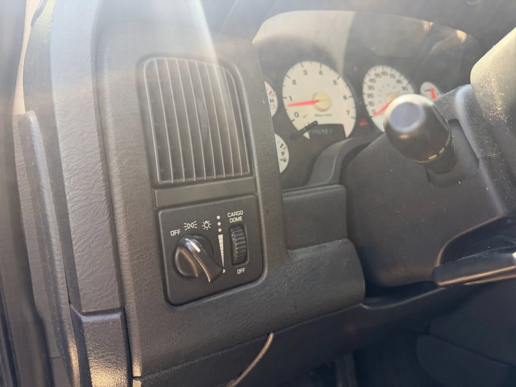 Used 2004 Dodge Ram 1500 Truck SLT AWD/4WD image 18