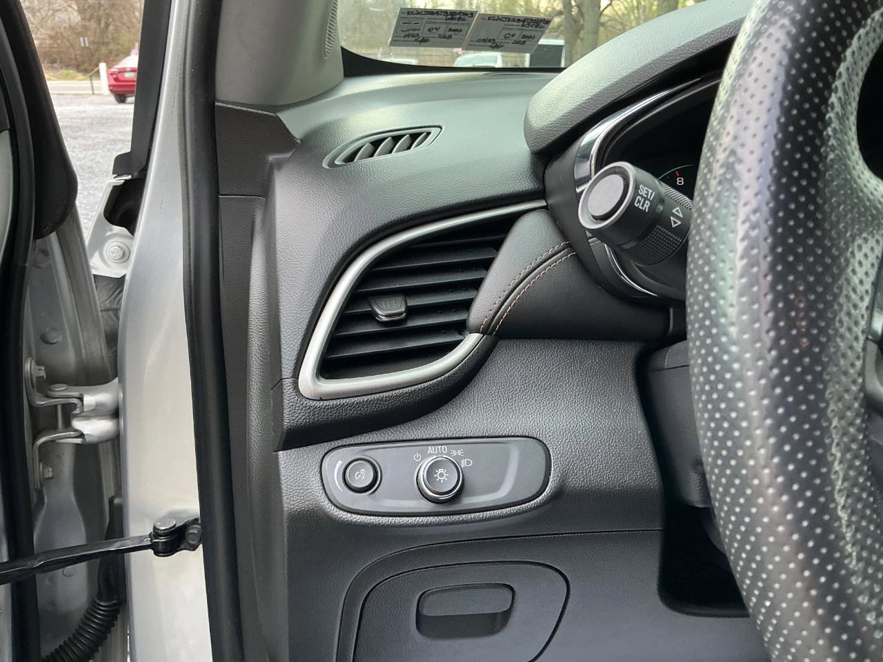 Used 2018 Chevrolet Trax LS image 12