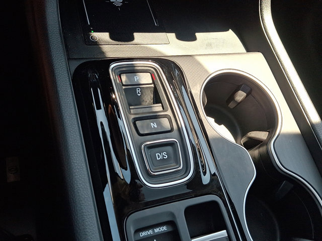 Certified 2025 Honda Pilot Touring image 18