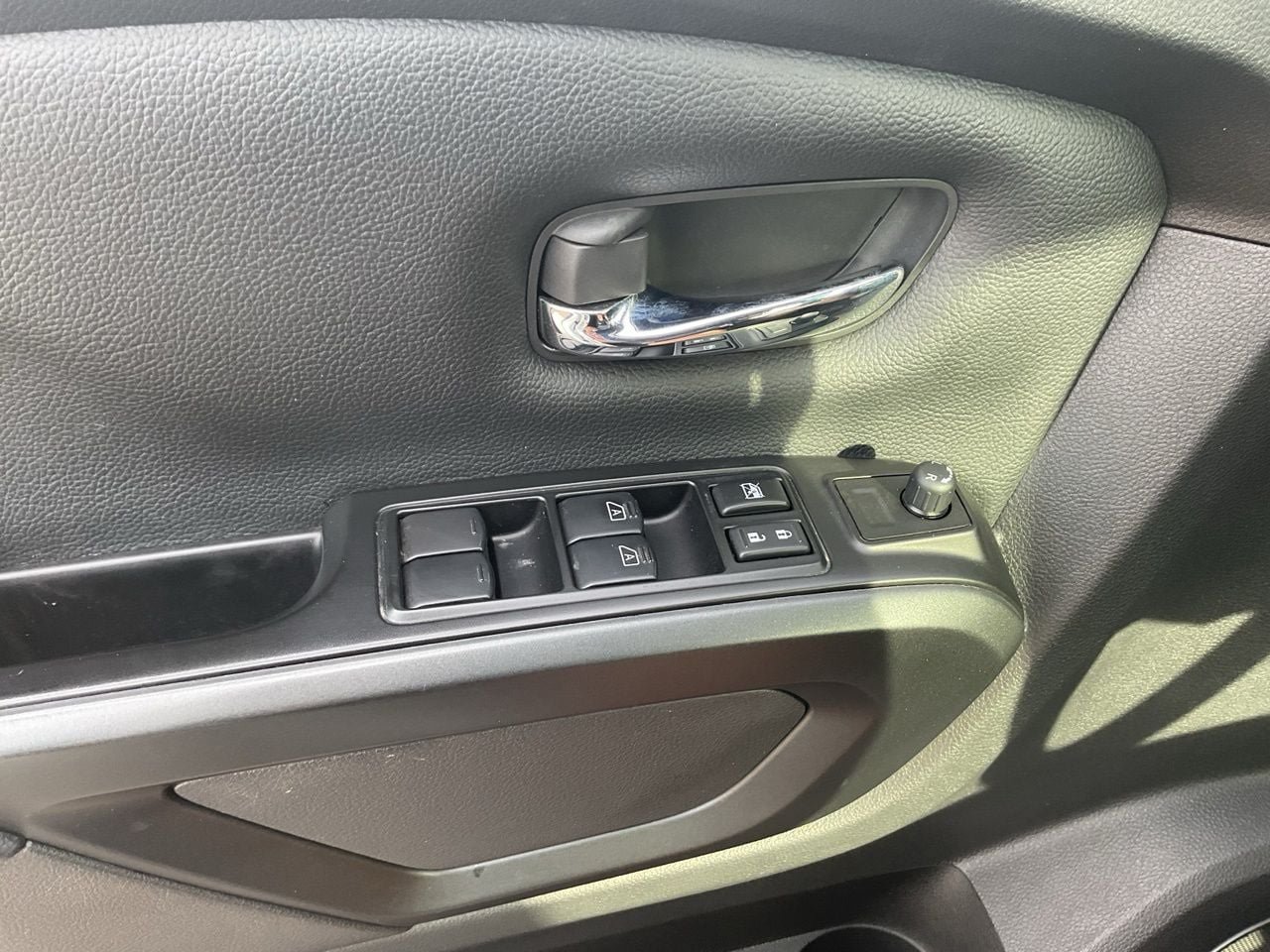 Used 2023 Nissan Titan SV w/ SV Convenience Package AWD/4WD image 19