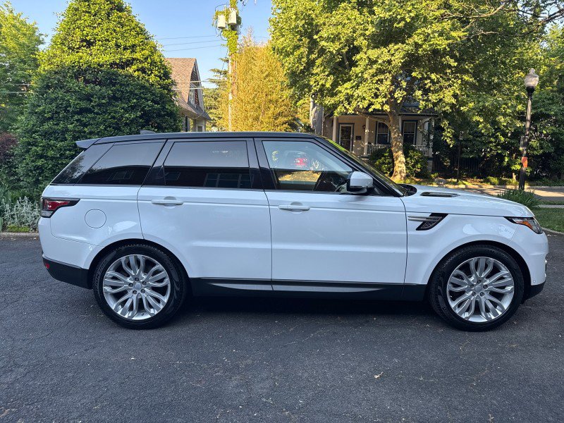 Used 2017 Land Rover Range Rover Sport HSE AWD/4WD image 5