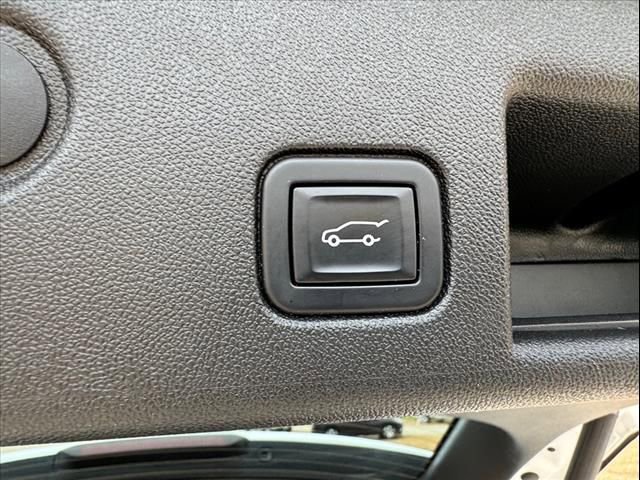 Used 2022 Chevrolet Equinox RS w/ RS Leather Package image 22