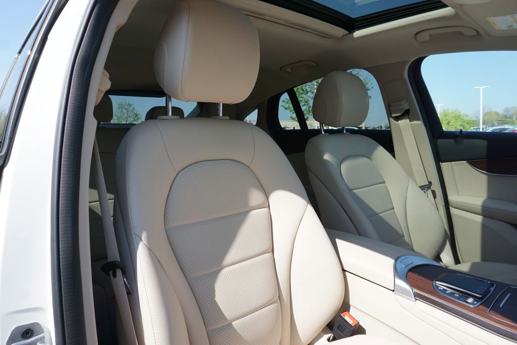 Used 2022 Mercedes-Benz GLC 300 4MATIC Coupe image 48