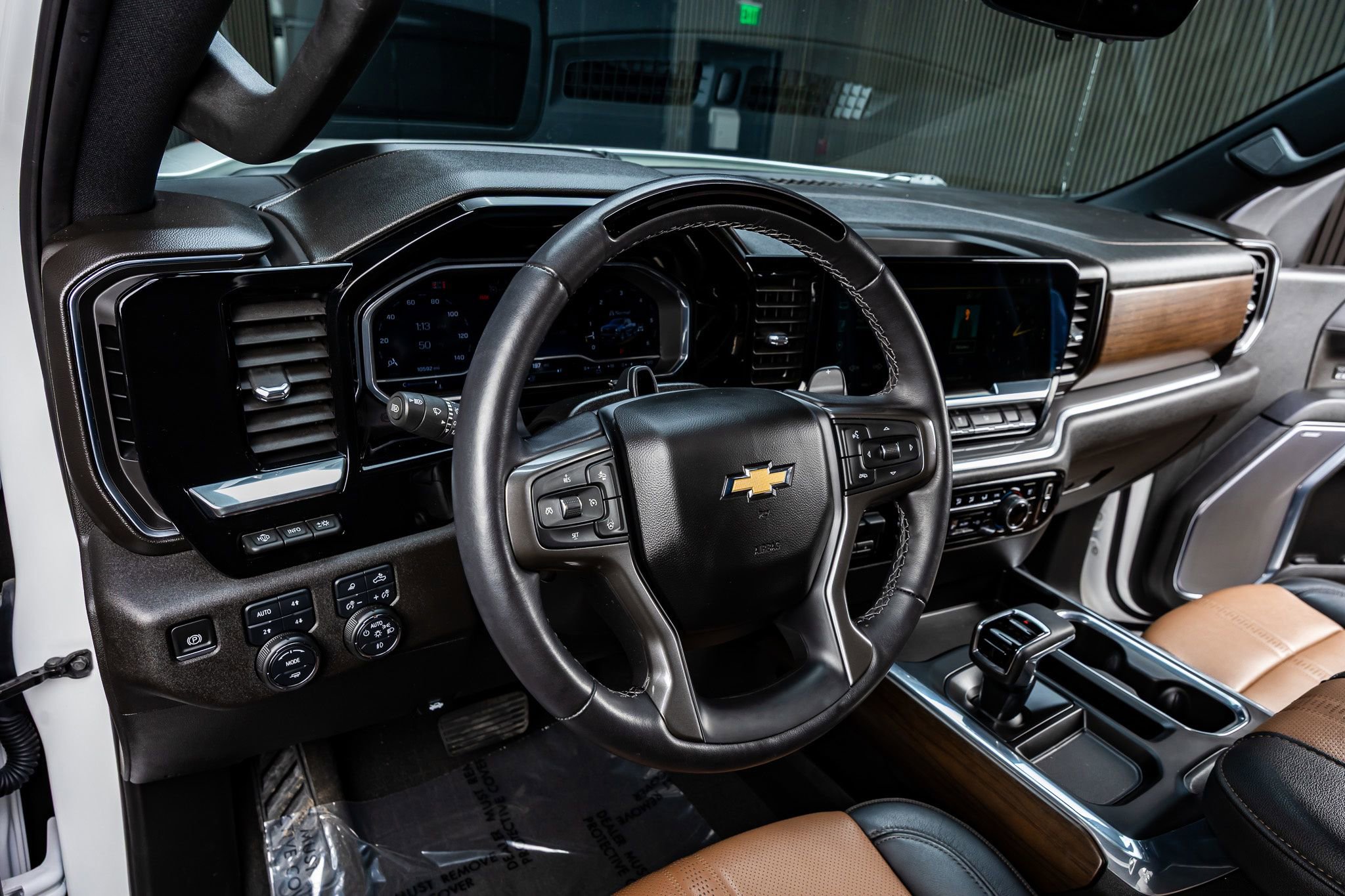 Used 2024 Chevrolet Silverado 1500 High Country image 16