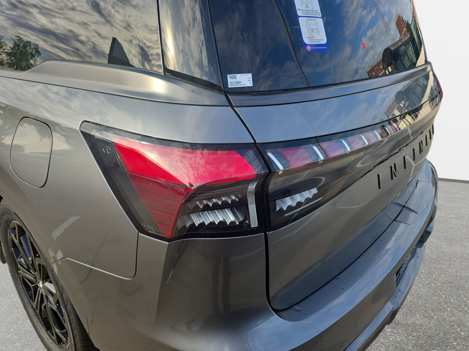 New 2026 INFINITI QX80 4WD image 32