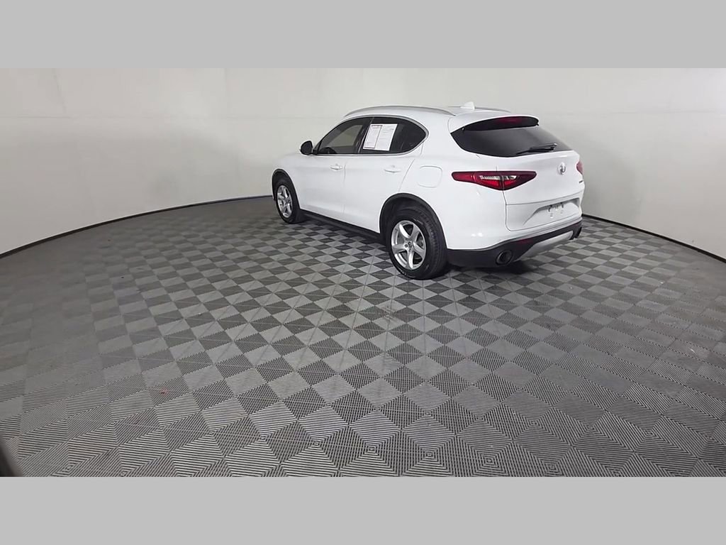 Used 2020 Alfa Romeo Stelvio image 44