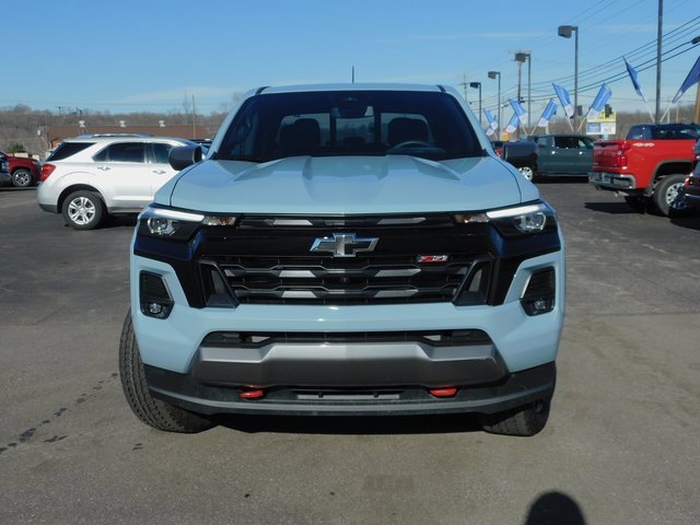 Used 2025 Chevrolet Colorado Z71 w/ Technology Package image 3