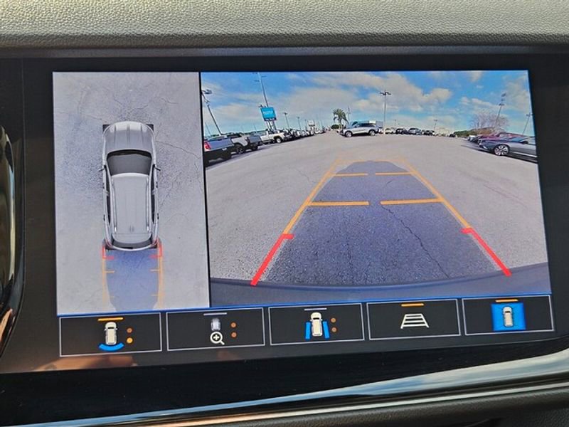 Used 2021 Buick Envision Avenir w/ Technology Package II image 22