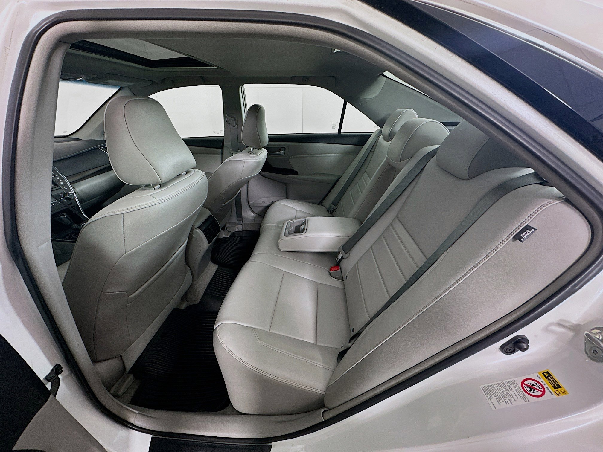 Used 2017 Toyota Camry XLE image 28