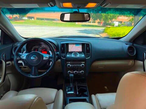 Used 2011 Nissan Maxima 3.5 SV w/ Premium Pkg FWD image 2