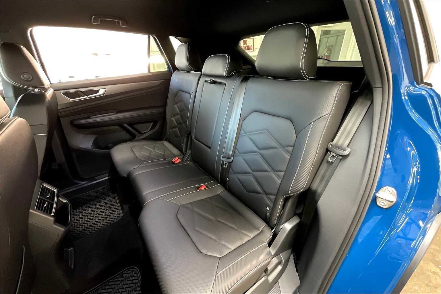 New 2025 Volkswagen Atlas Cross Sport SE image 12