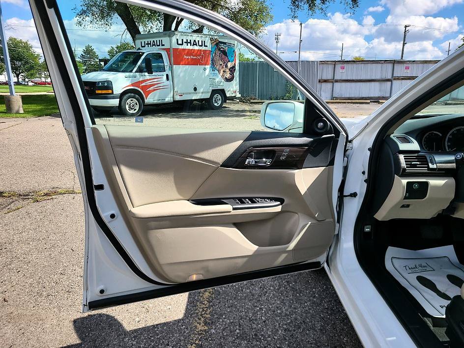 Used 2017 Honda Accord EX-L image 21