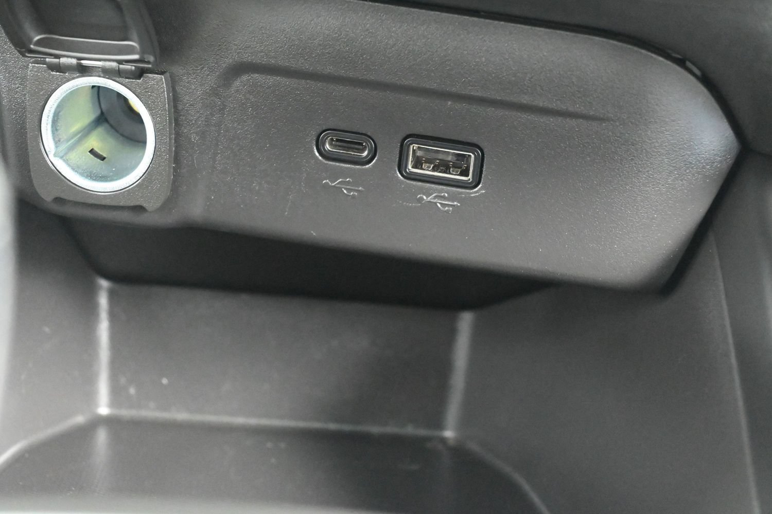 Used 2025 Chevrolet Trax RS w/ Sunroof Package FWD image 29