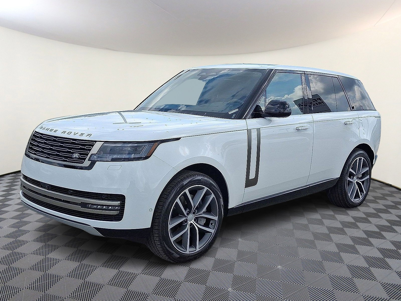 New 2025 Land Rover Range Rover SE video 1