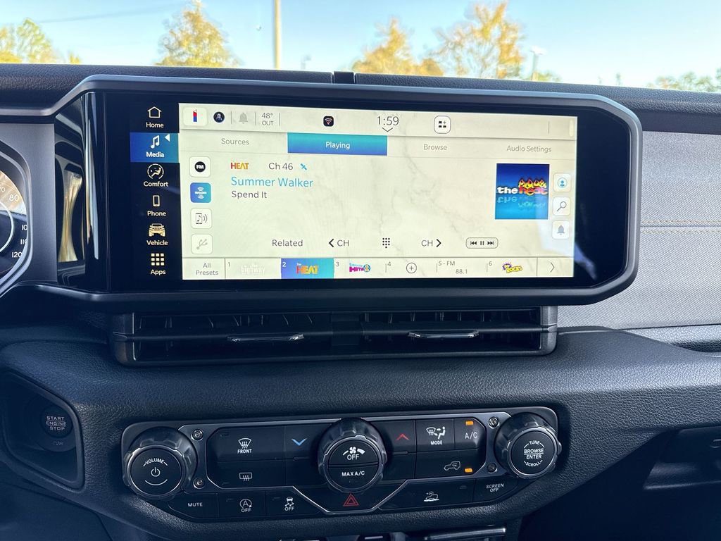 New 2025 Jeep Gladiator Sport image 22