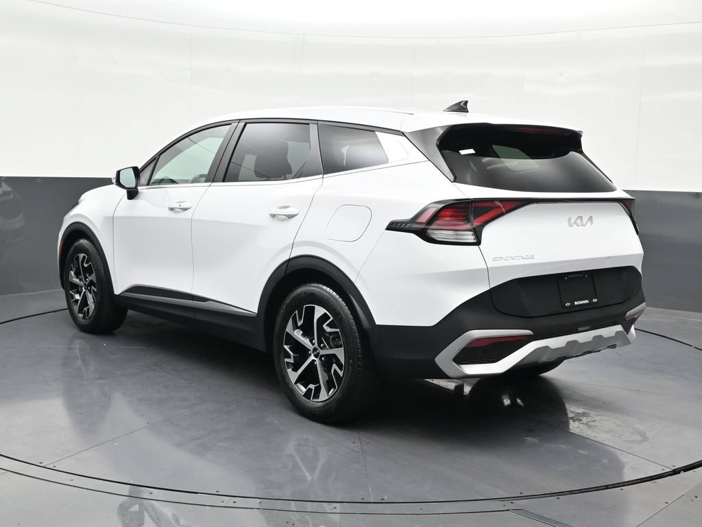 Used 2024 Kia Sportage EX FWD image 3