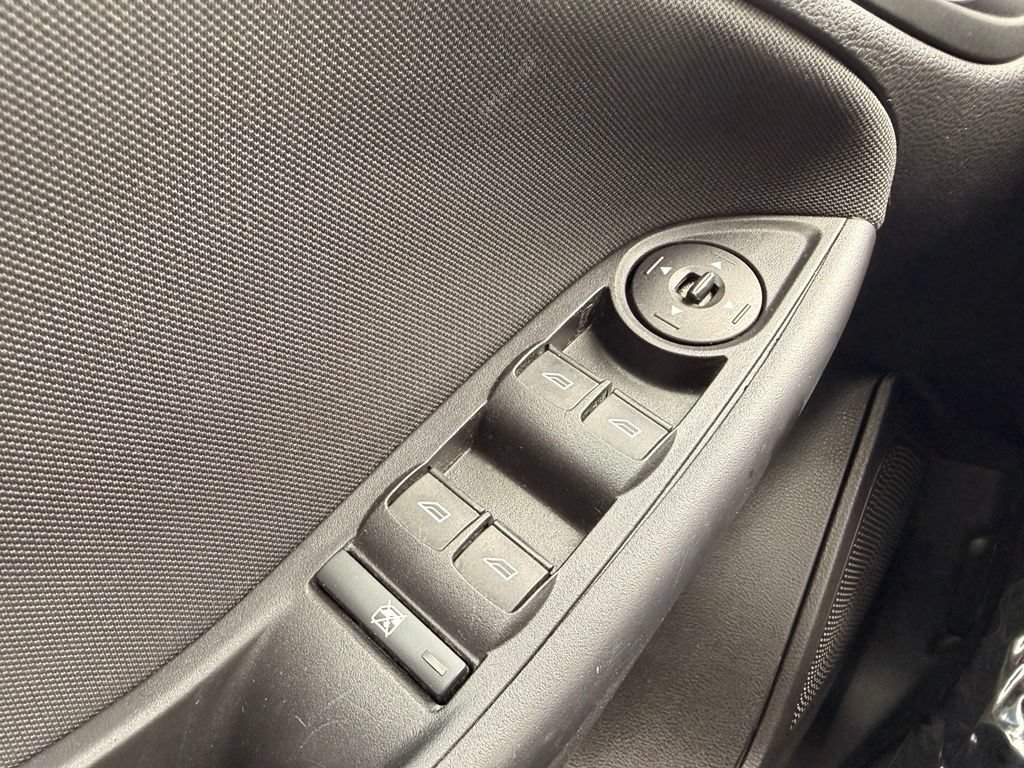Used 2017 Ford Focus SE w/ Cold Weather Package FWD image 21