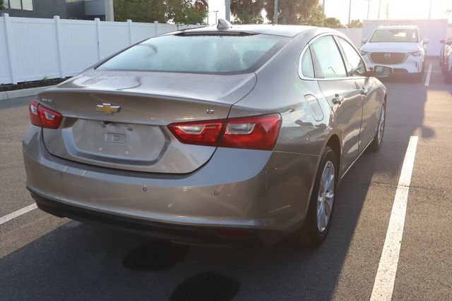 Used 2025 Chevrolet Malibu LT FWD image 2