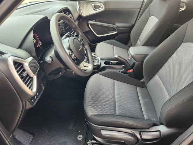 Used 2024 Kia Soul LX w/ Option Group 015 FWD image 13