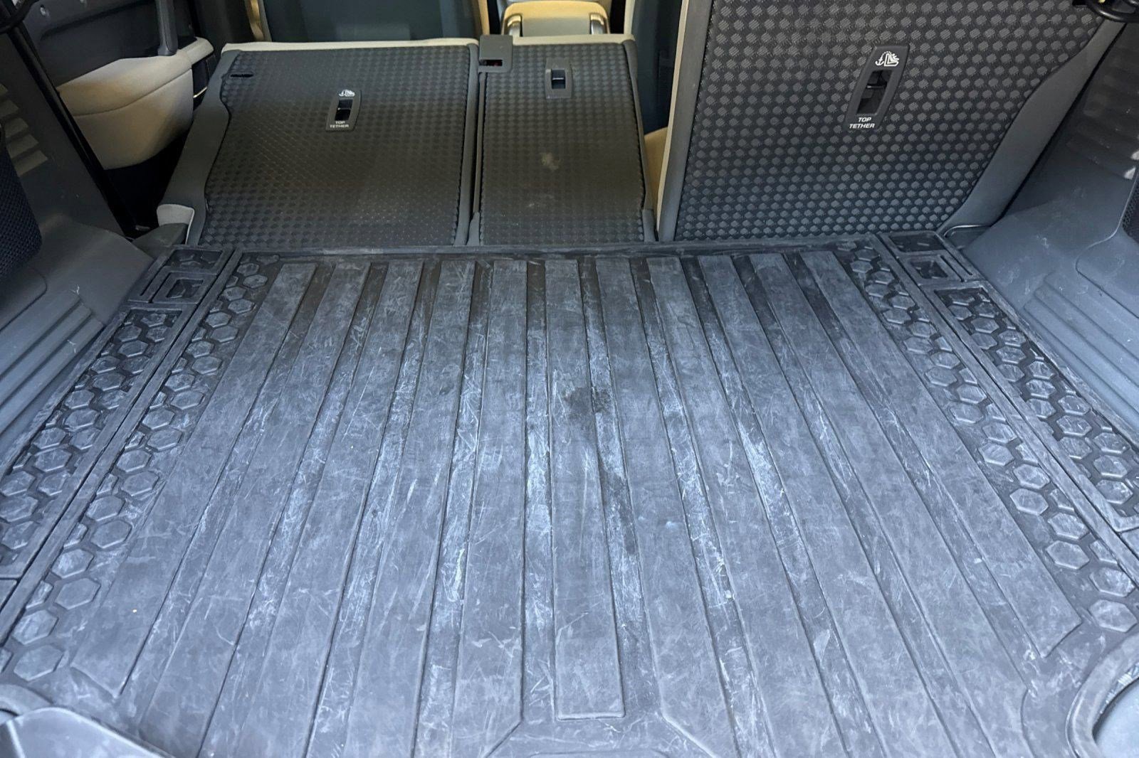 Used 2023 Land Rover Defender 110 SE AWD/4WD image 35